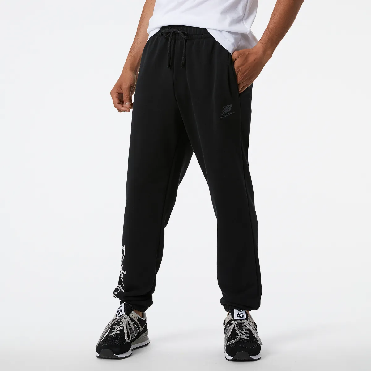 Pantalón Jogger Hombre New Balance Essentials Celebrate Negro