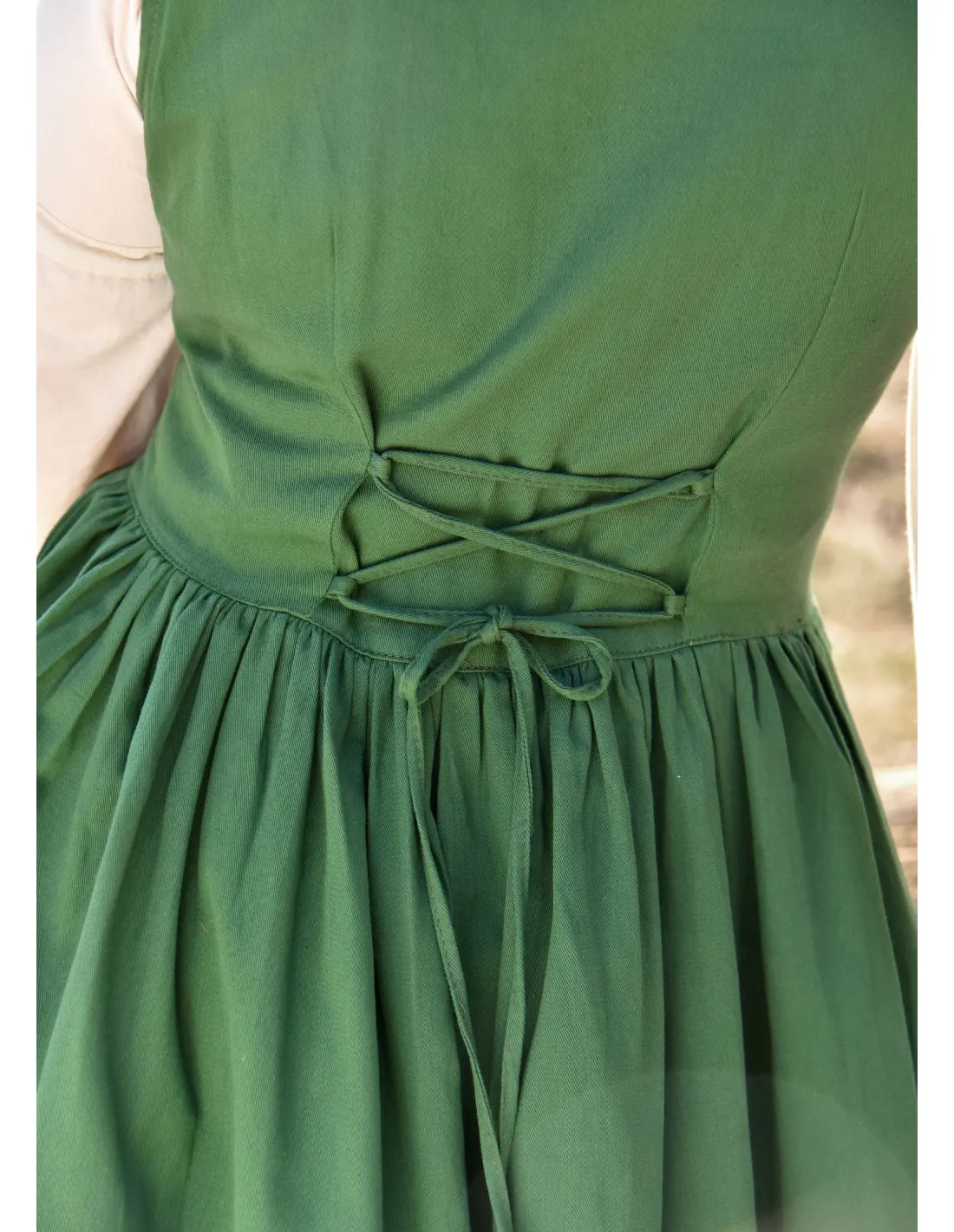 Vestido medieval sin mangas Lene en verde